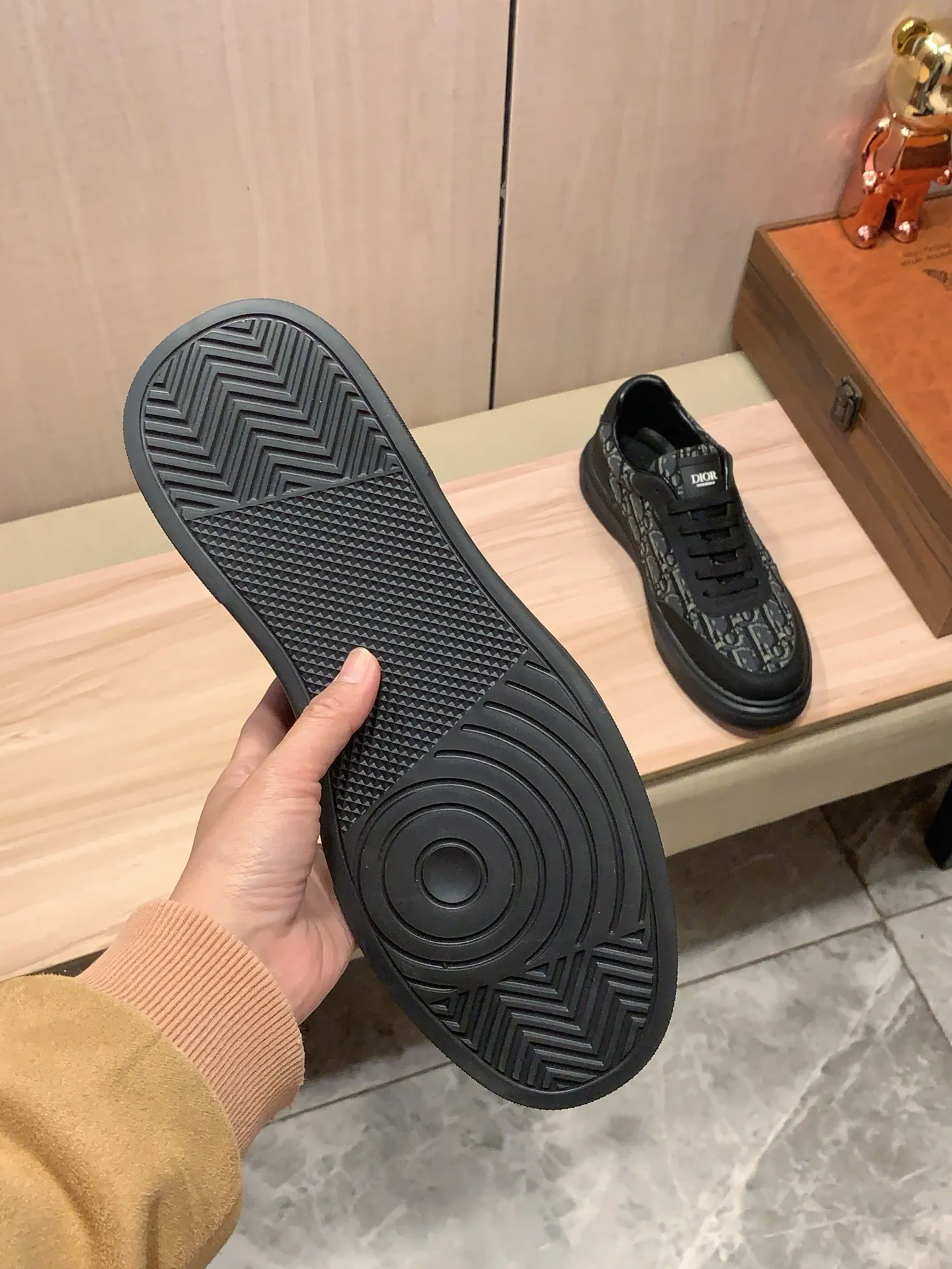 Men's men's shoes💰420💰💰🎩🎩[Lightning][Lightning] "Dior DIOR*" The latest • popular casual shoes, top brand [seduce] luxury ~ purchasing agency, top ~ quality. [Strong] The upper is made of imported breathable cowhide with material ➕ breathable sheepskin feet (•) and fine workmanship. The original stylish and stylish soft rubber wear-resistant and non-slip outsole is light and comfortable on the feet. The real thing looks better when photographed in person. 111: code: 38-44, 3️⃣ colors selected